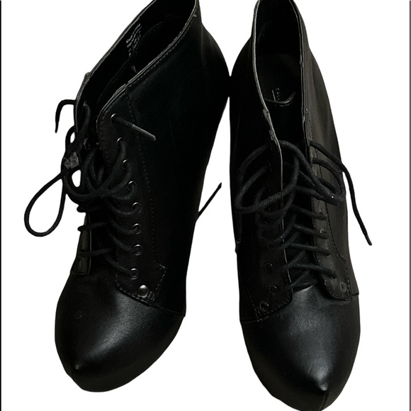 NWOT SPRING BOOTS, CLEAR HEELS 🔥🔥🔥🔥 - Picture 1 of 8